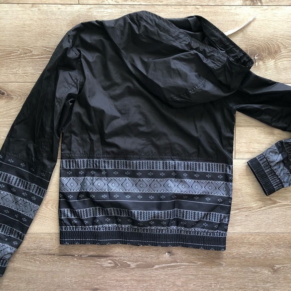 Patterned Windbreaker - Picture 5 of 5